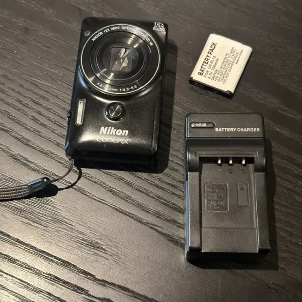 Nikon coolpix s6900 Compact Digital Camera  with all accessories  - Black (tested)